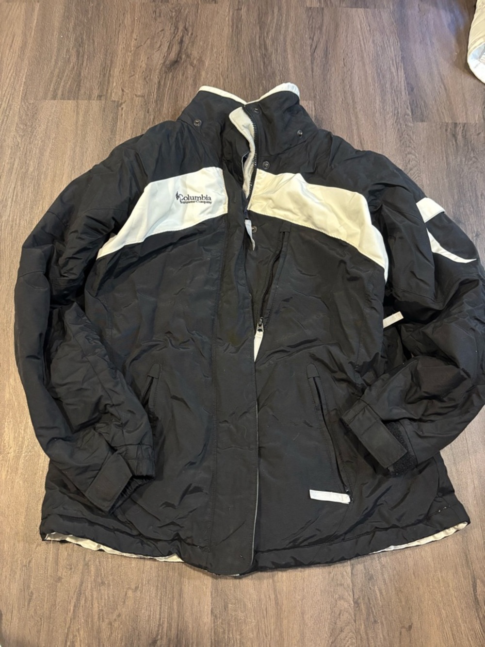 Columbia Men's Black and White Ski Jacket